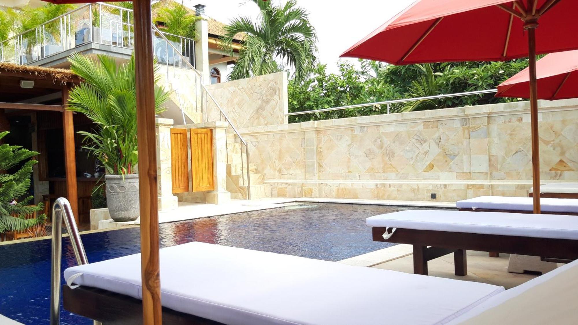 Grand Raka Homestay 罗威那 外观 照片